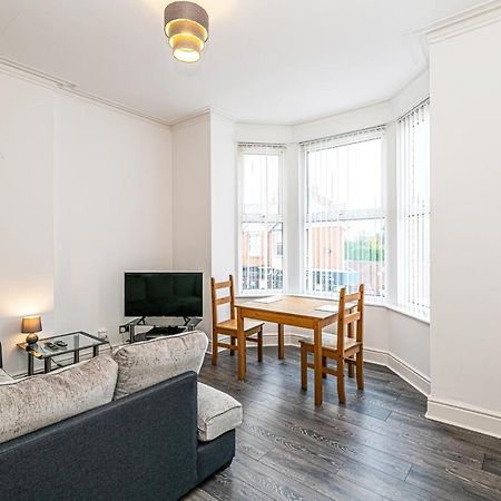 One Bedroom Holiday Apartment 콜윈베이 외부 사진