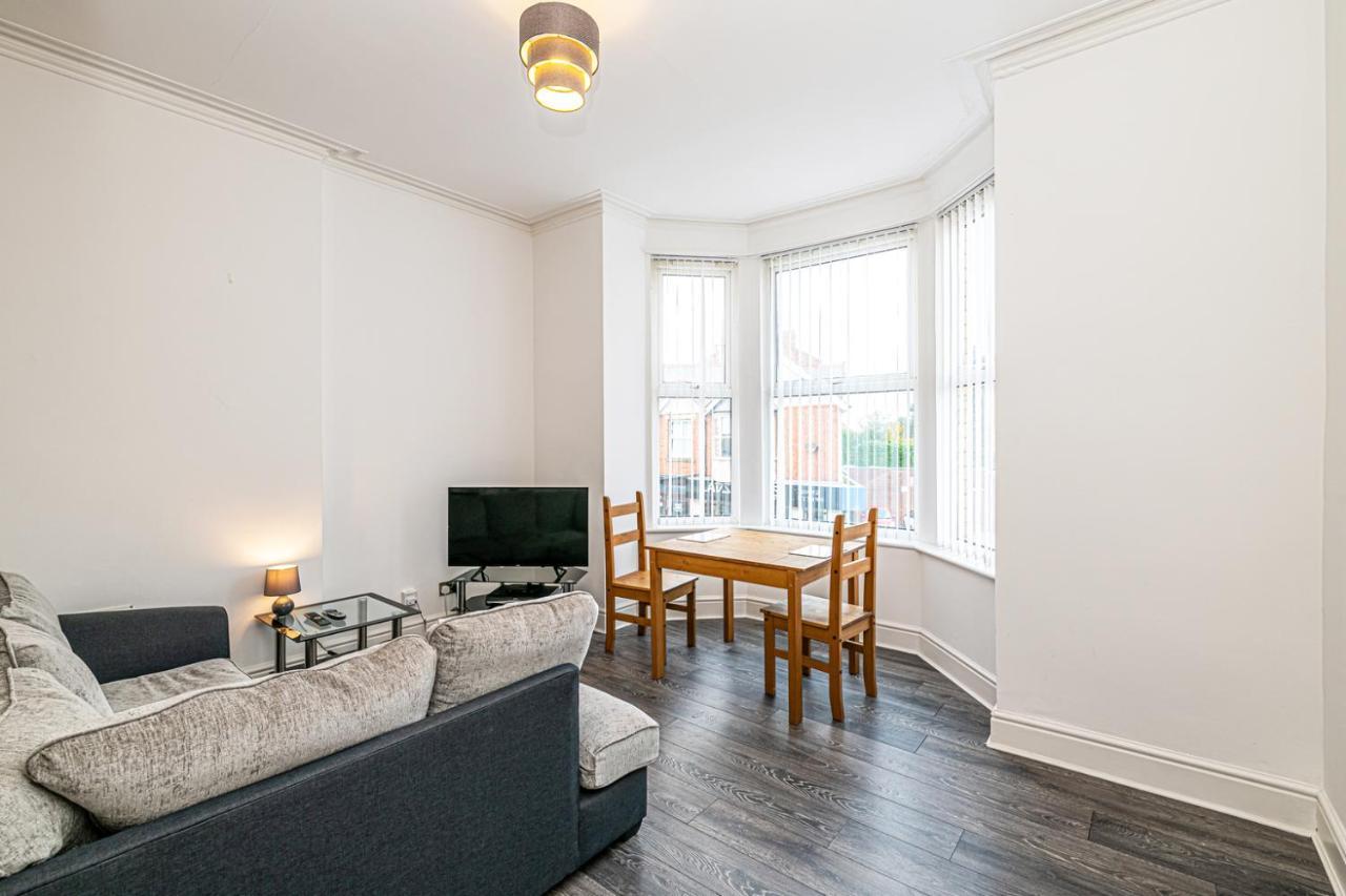 One Bedroom Holiday Apartment 콜윈베이 외부 사진